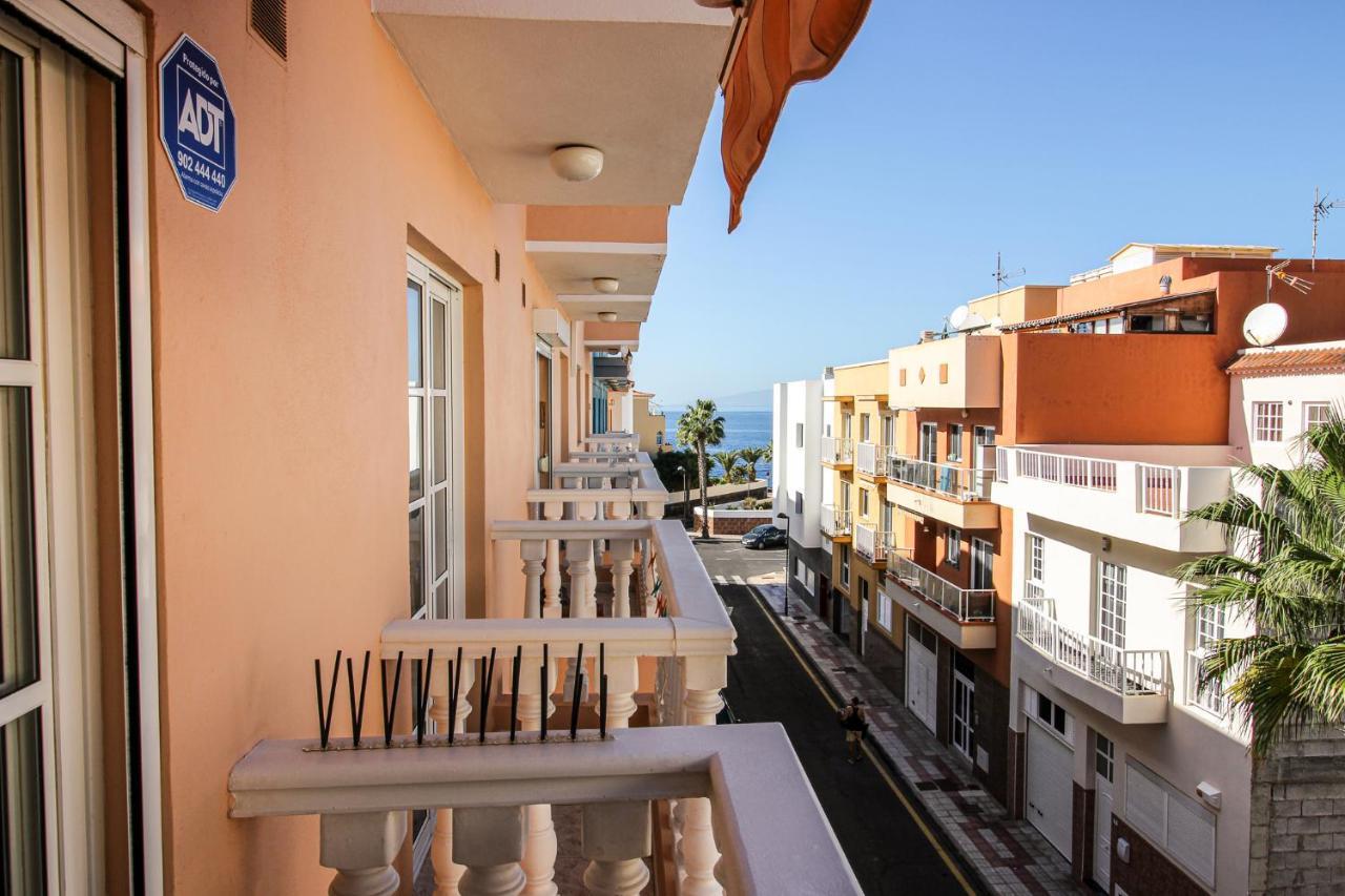 Beautiful Renovated Apartment With Air Conditioning Just Steps From The Sea In Playa San Juan Exterior photo