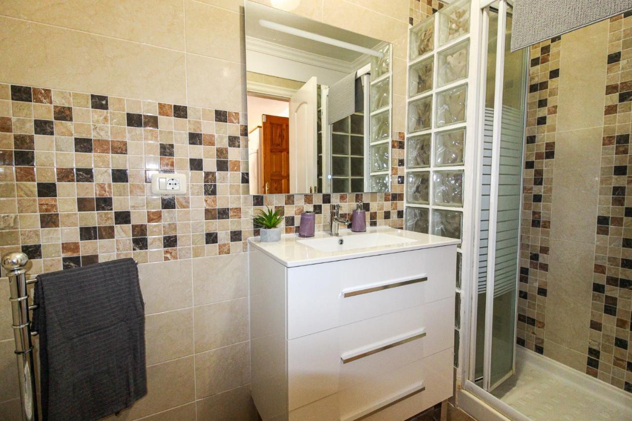 Beautiful Renovated Apartment With Air Conditioning Just Steps From The Sea In Playa San Juan Exterior photo