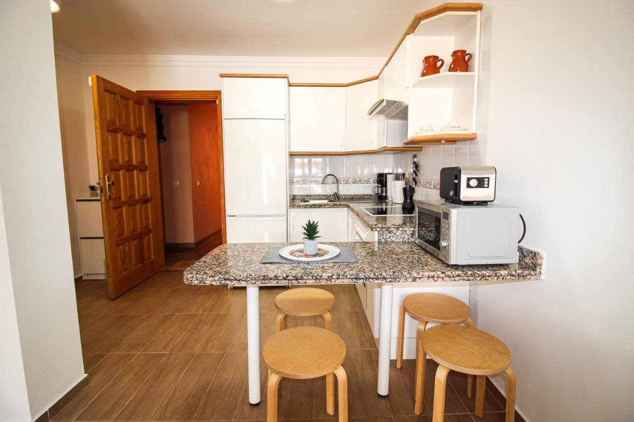 Beautiful Renovated Apartment With Air Conditioning Just Steps From The Sea In Playa San Juan Exterior photo
